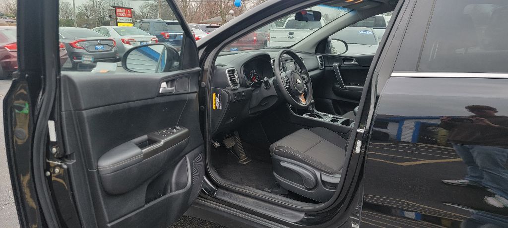 Photo 16 of this KIA SPORTAGE