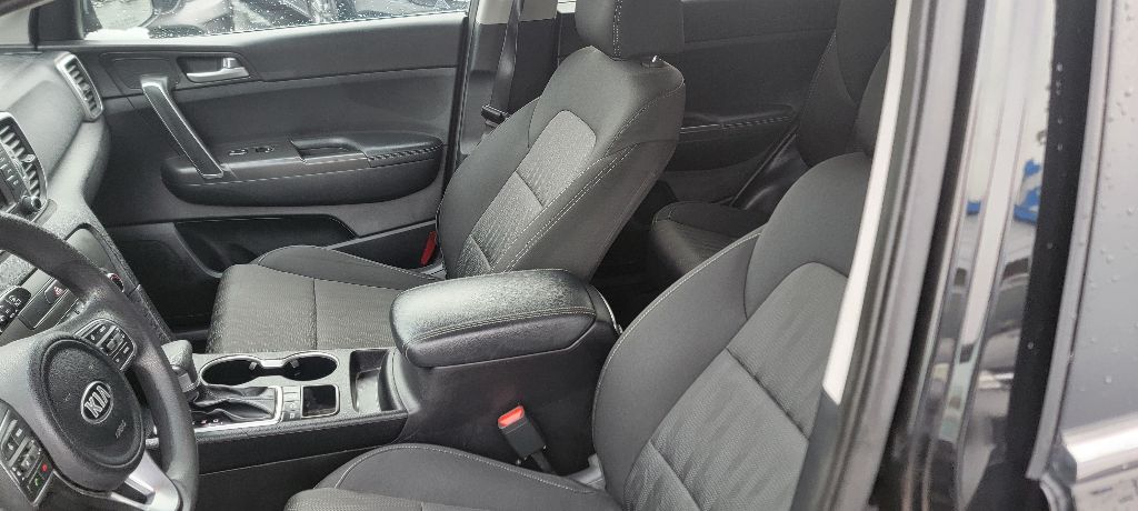 Photo 11 of this KIA SPORTAGE