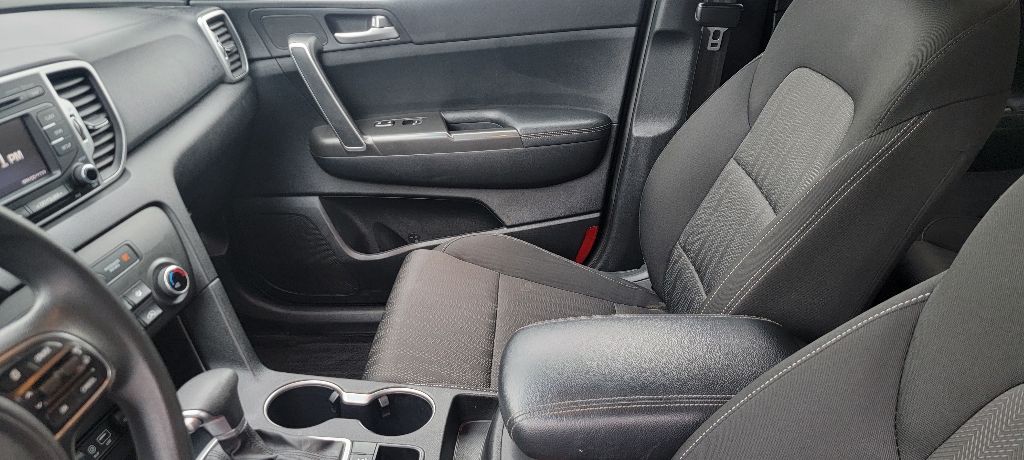 Photo 18 of this KIA SPORTAGE