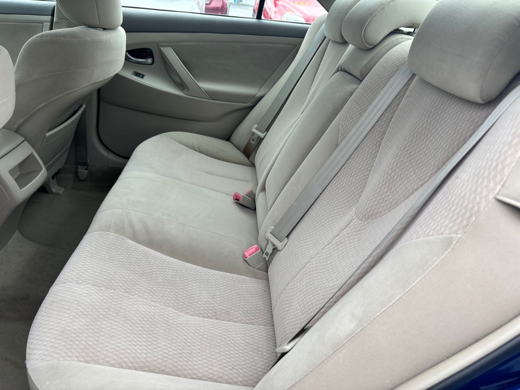 Photo 9 of this TOYOTA CAMRY
