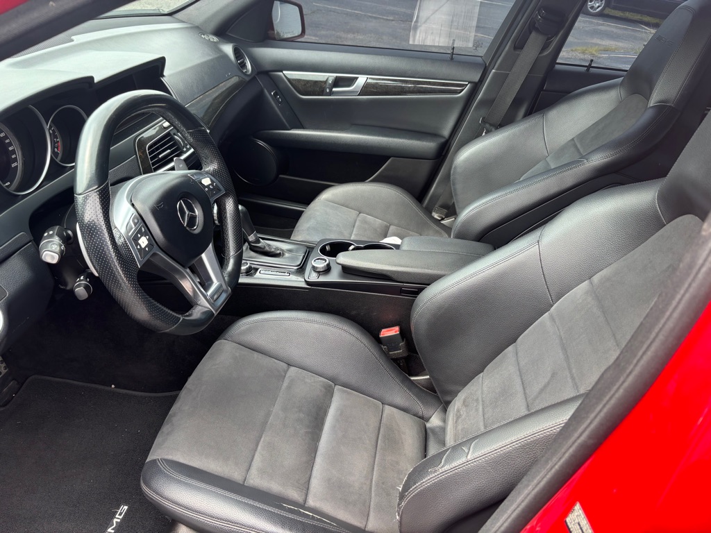 Photo 7 of this MERCEDES-BENZ C-CLASS