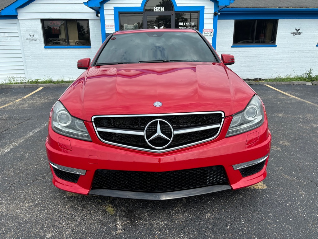 Photo 2 of this MERCEDES-BENZ C-CLASS