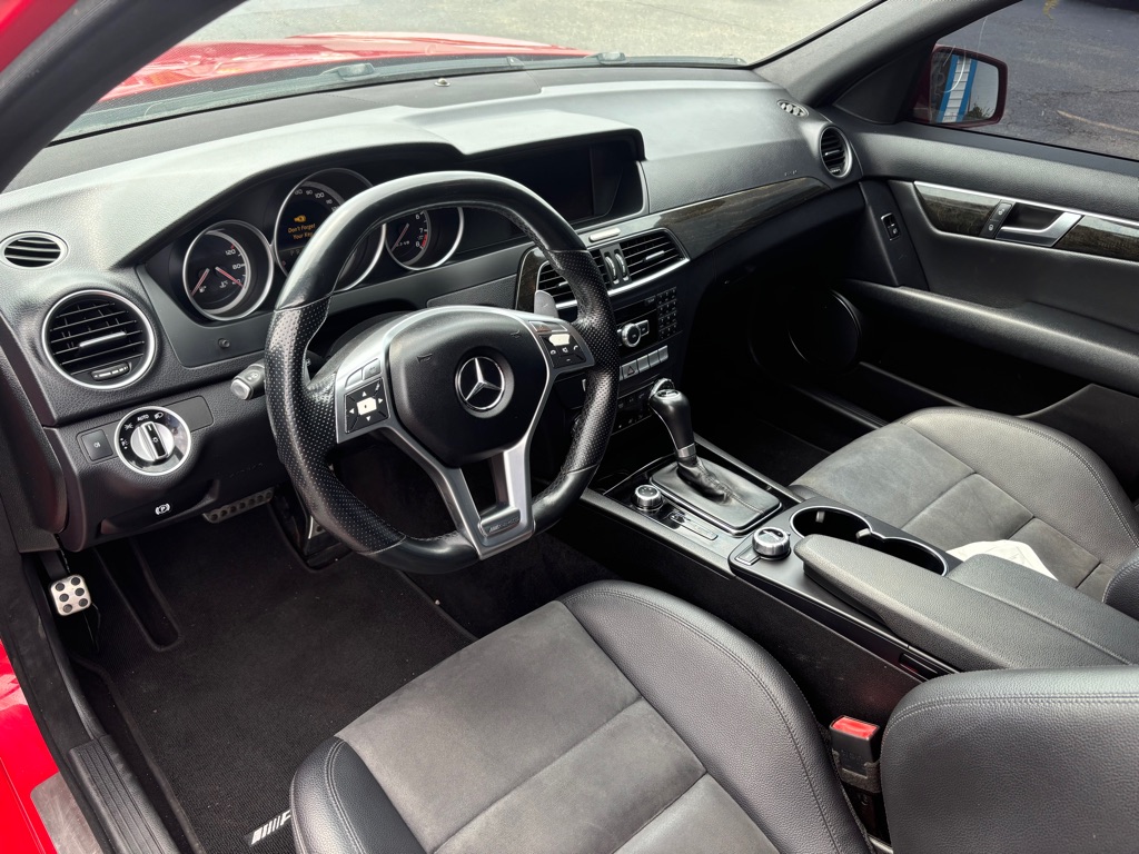 Photo 8 of this MERCEDES-BENZ C-CLASS