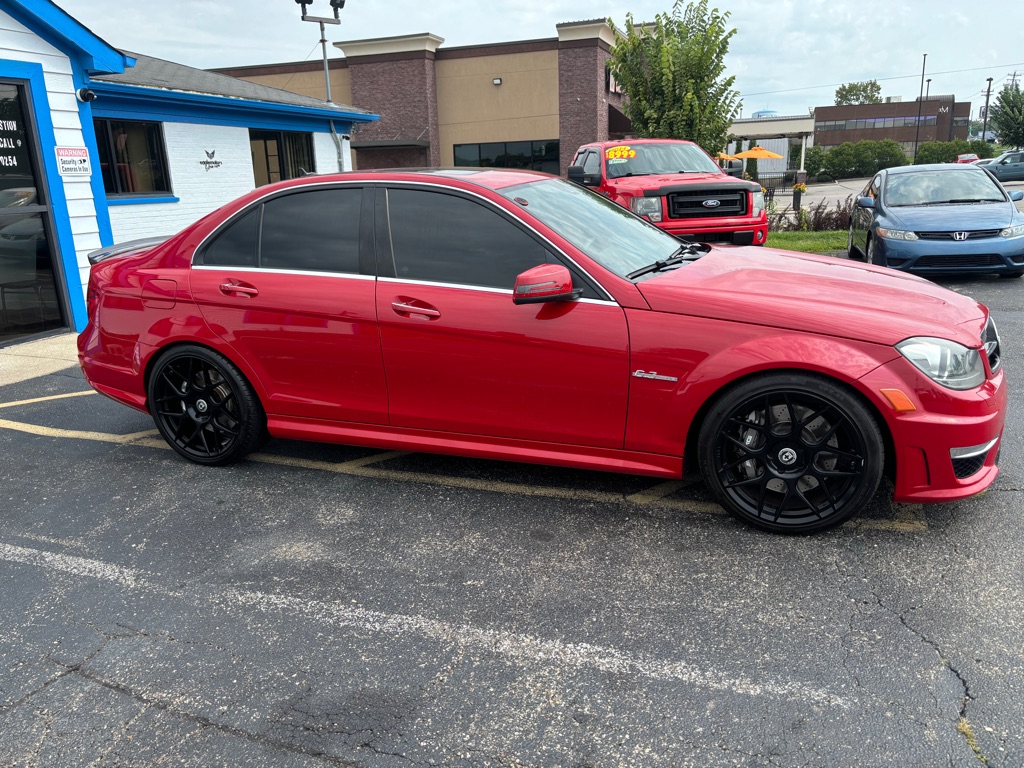Photo 3 of this MERCEDES-BENZ C-CLASS