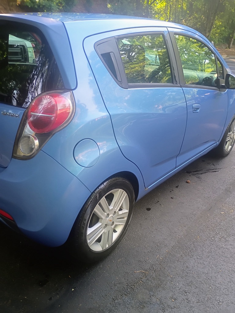 Photo 3 of this CHEVROLET SPARK