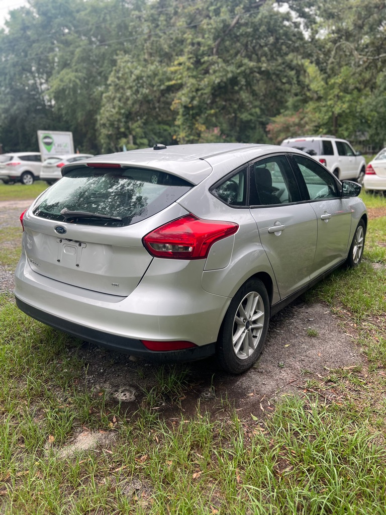 Photo 5 of this FORD FOCUS