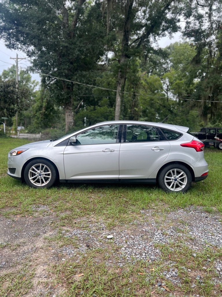Photo 8 of this FORD FOCUS
