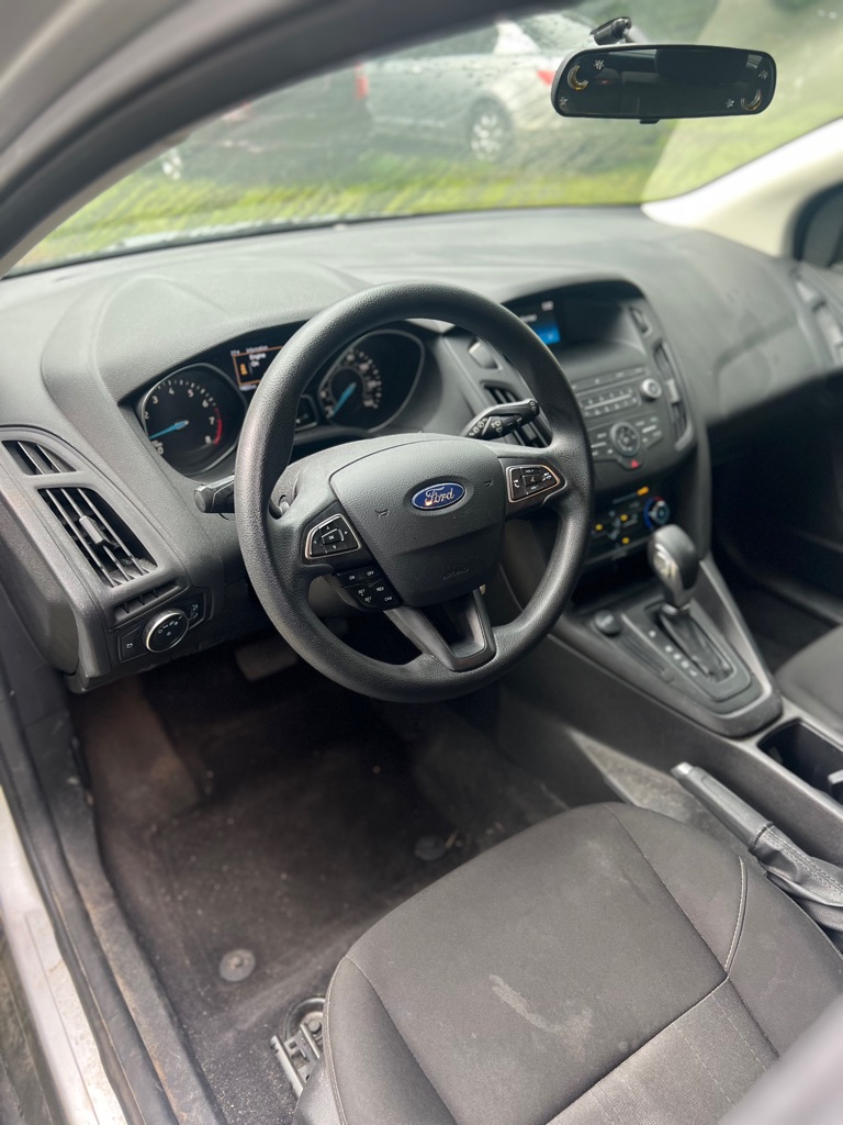 Photo 10 of this FORD FOCUS