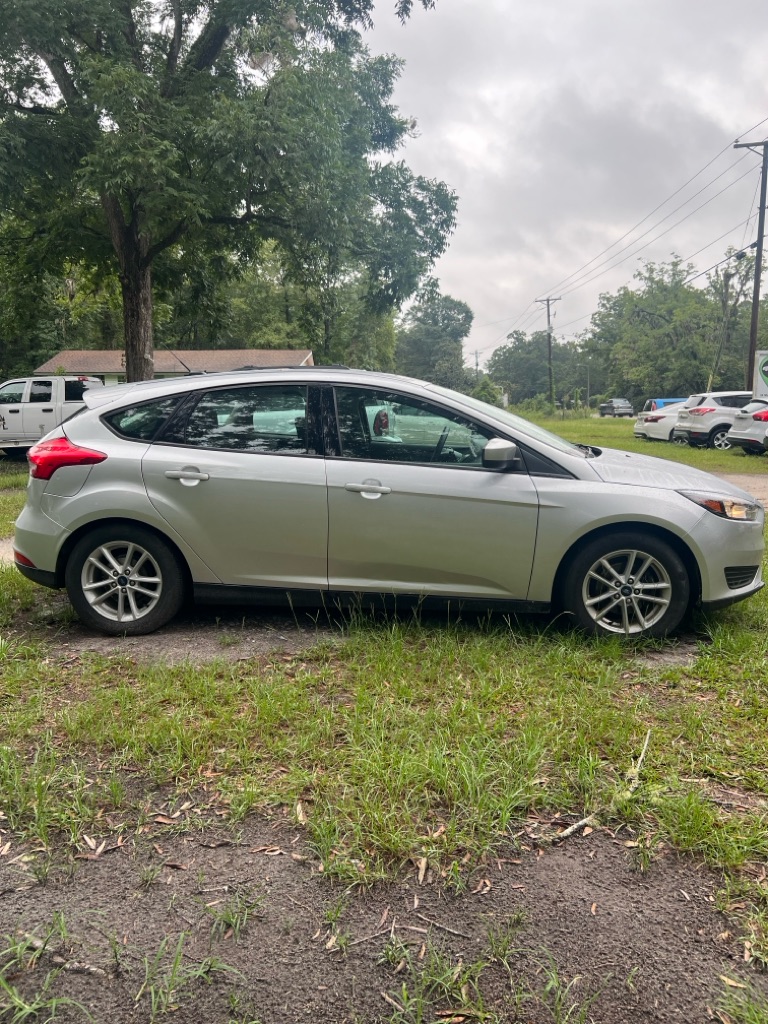 Photo 4 of this FORD FOCUS