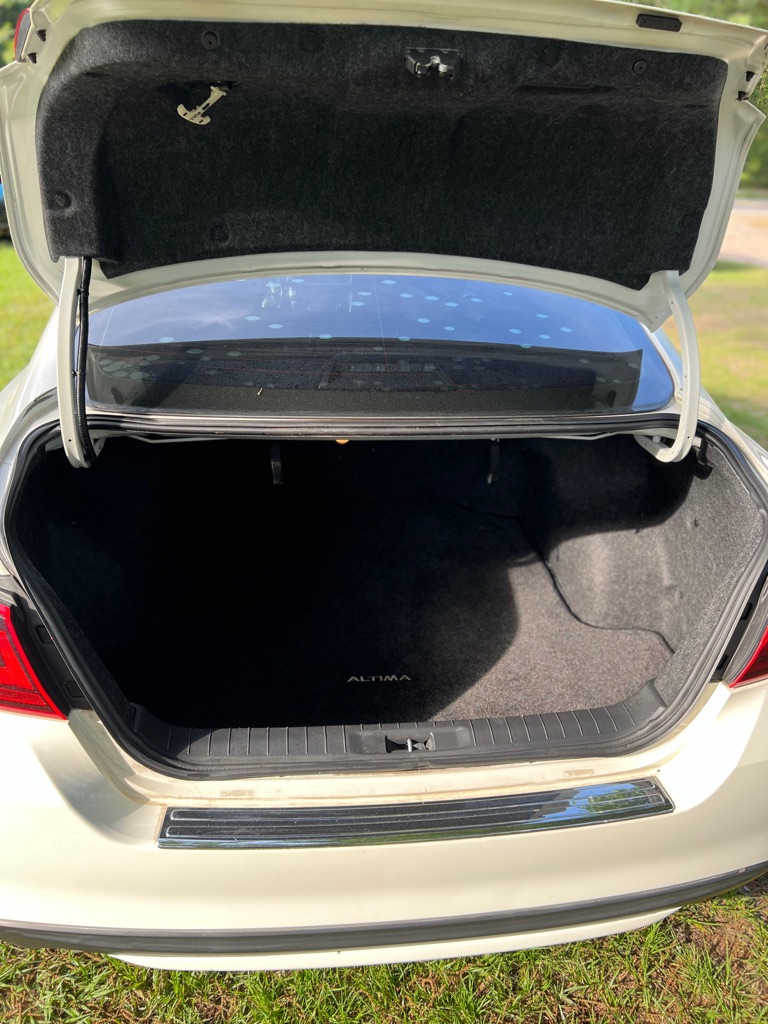 Photo 13 of this NISSAN ALTIMA