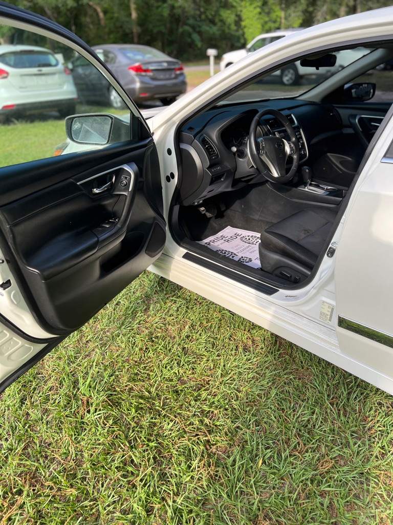 Photo 8 of this NISSAN ALTIMA