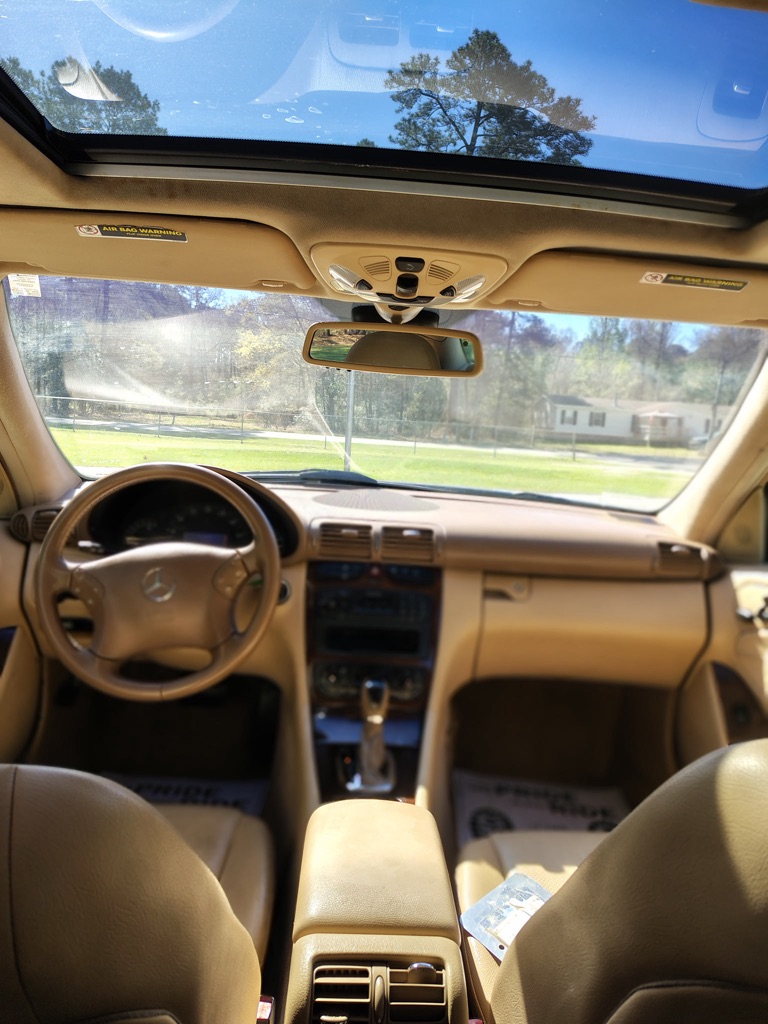 Photo 14 of this MERCEDES-BENZ C-CLASS