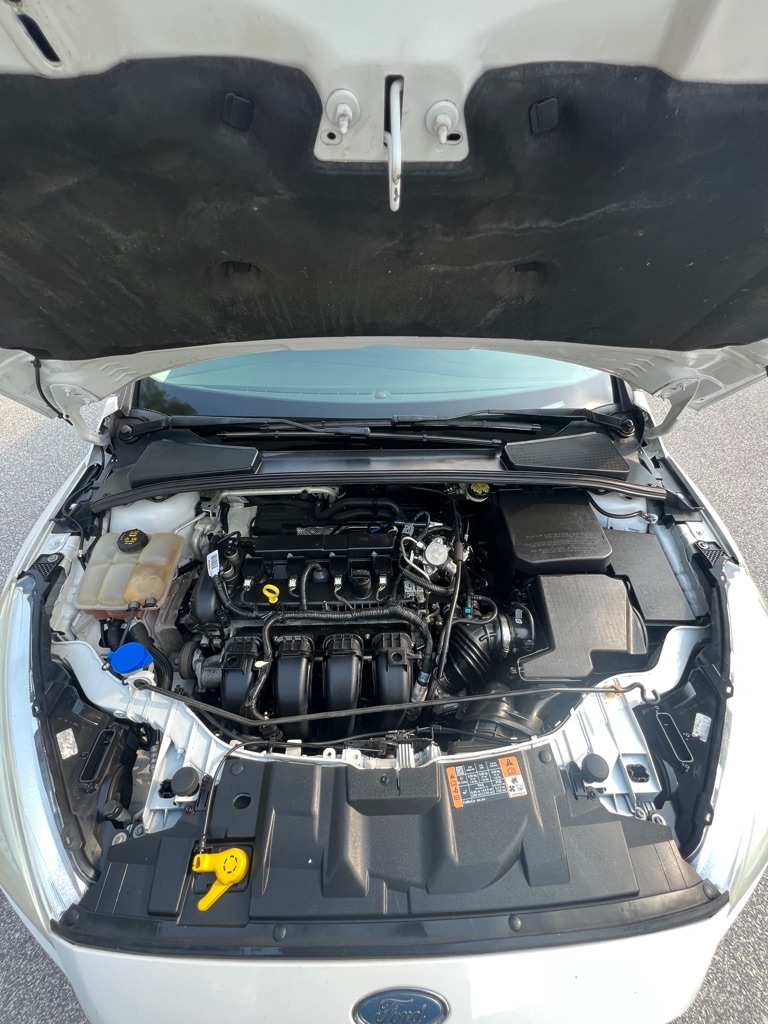Photo 14 of this FORD FOCUS