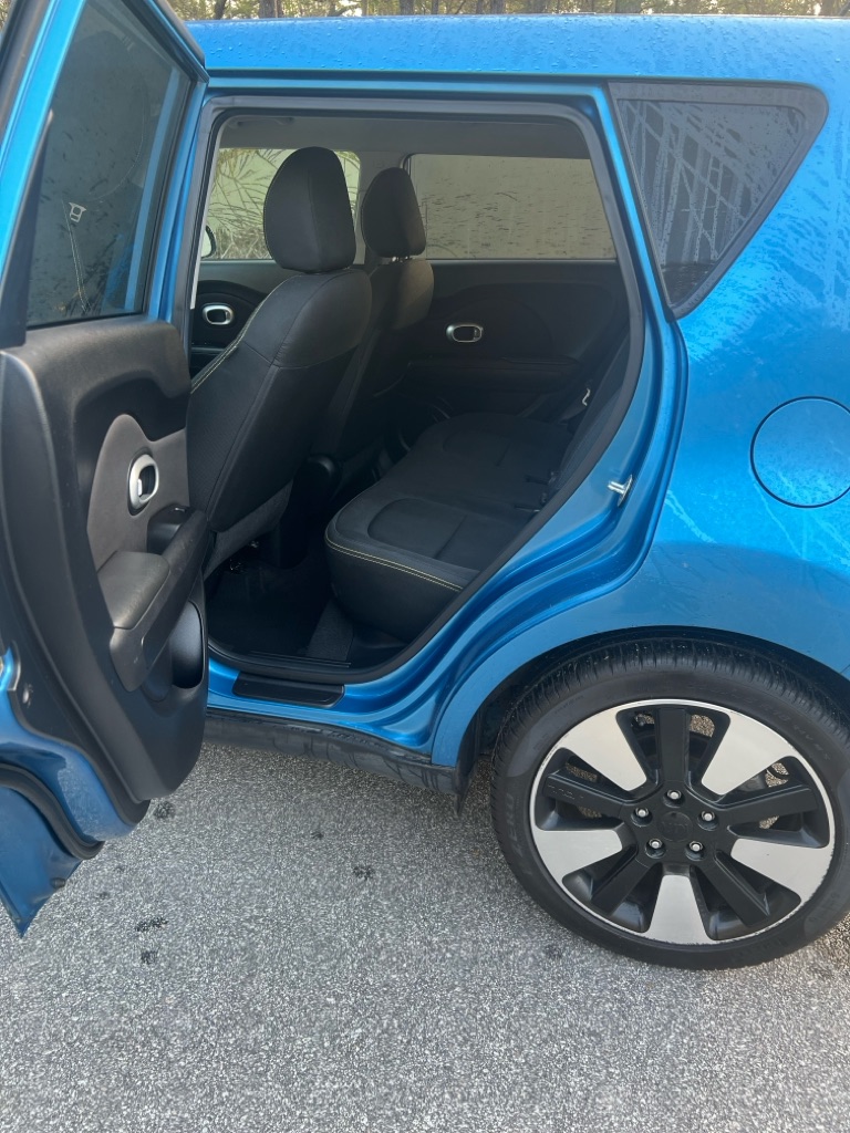Photo 14 of this KIA SOUL