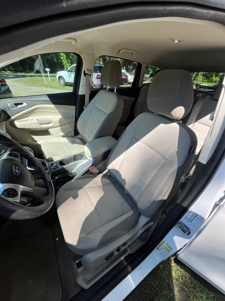 Photo 14 of this FORD ESCAPE