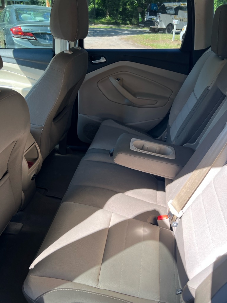 Photo 13 of this FORD ESCAPE