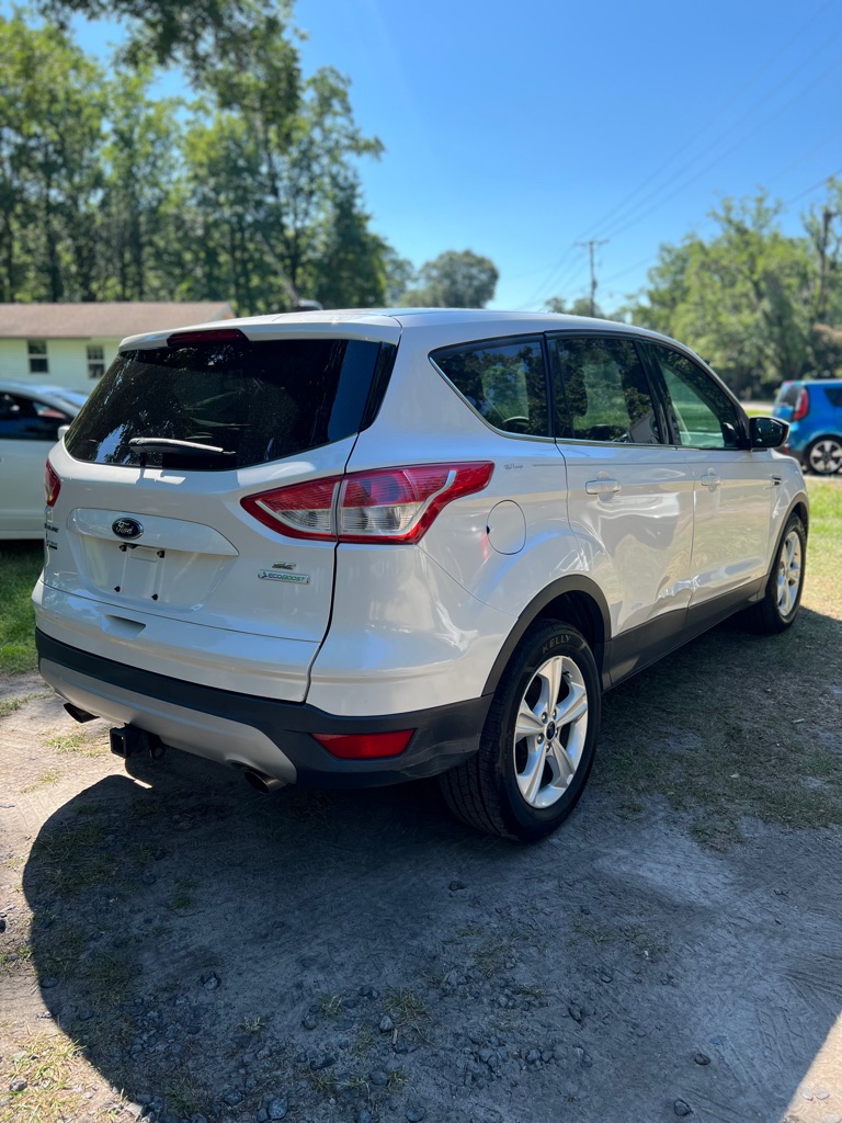 Photo 5 of this FORD ESCAPE
