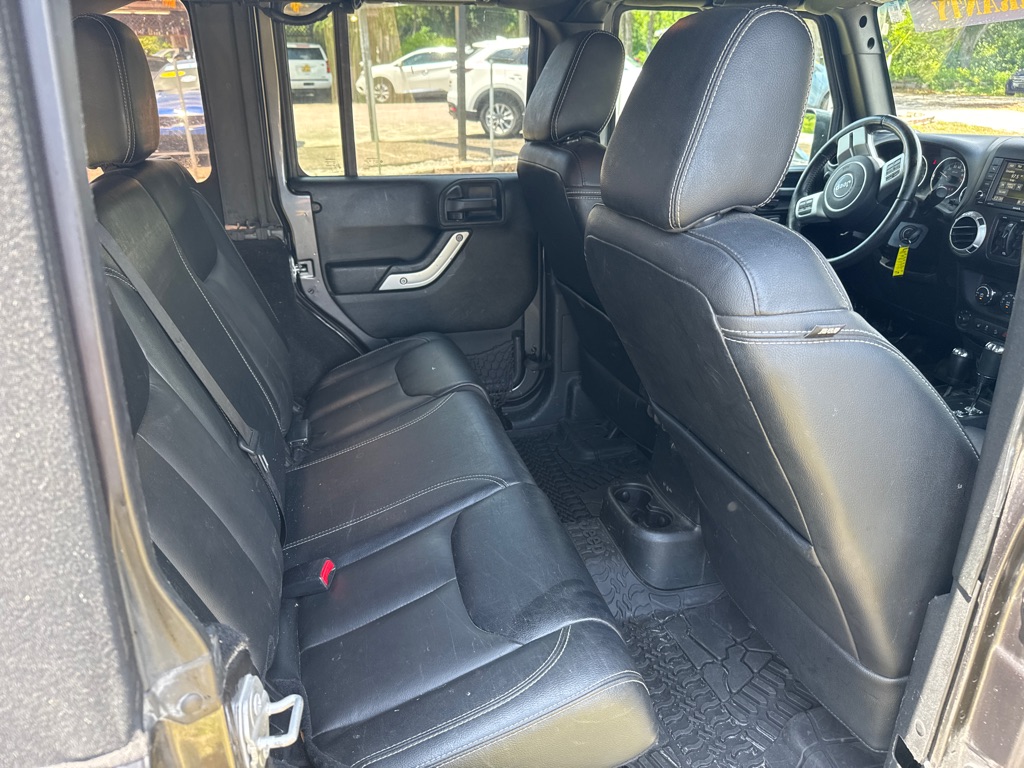 Photo 18 of this JEEP WRANGLER UNLIMI
