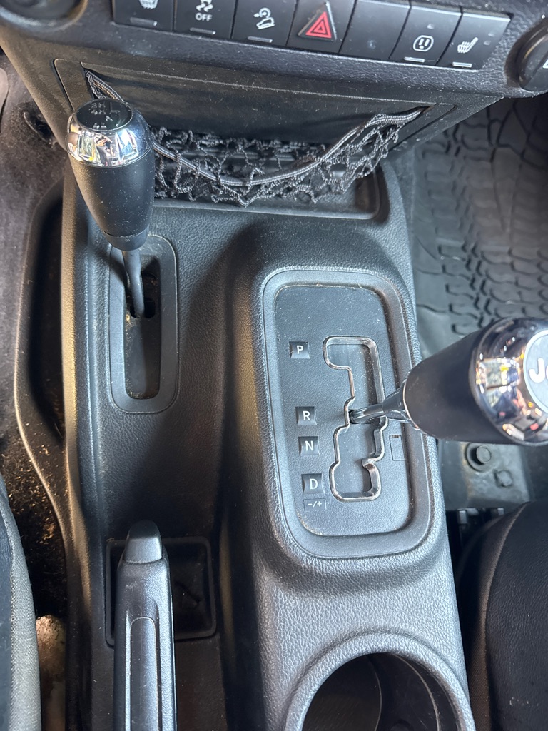 Photo 25 of this JEEP WRANGLER UNLIMI