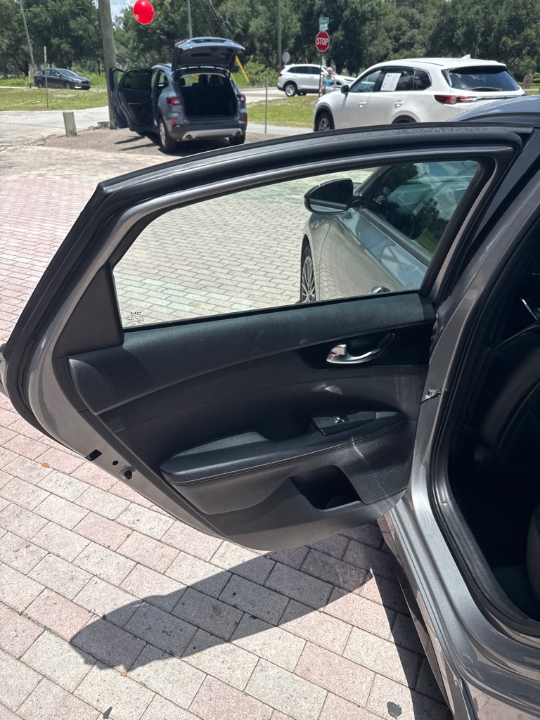 Photo 14 of this KIA FORTE