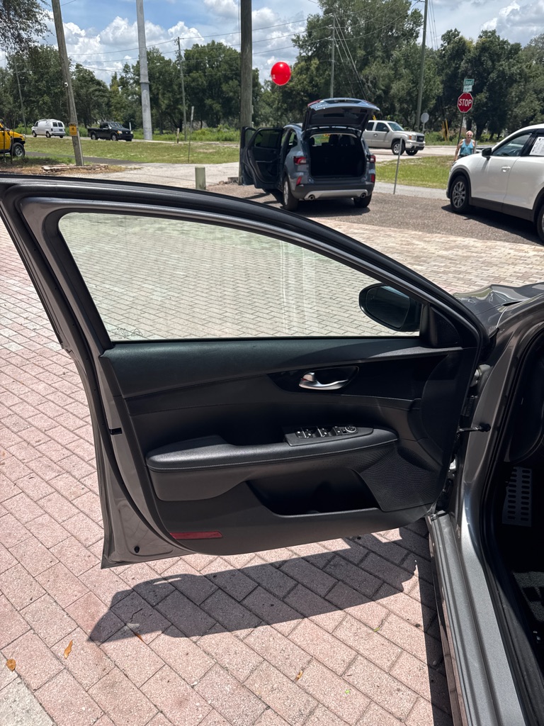 Photo 15 of this KIA FORTE
