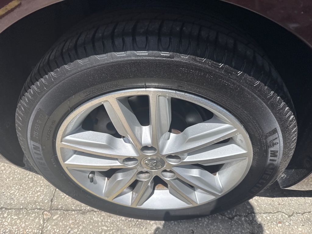 Photo 8 of this TOYOTA AVALON