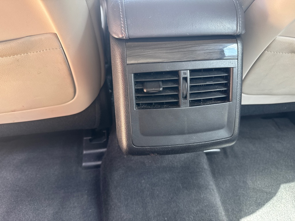 Photo 16 of this TOYOTA AVALON