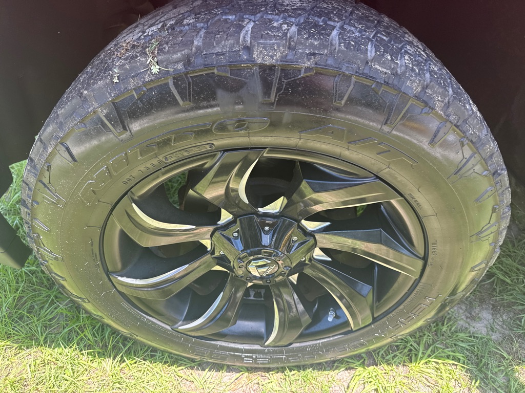 Photo 11 of this CHEVROLET SILVERADO 1500
