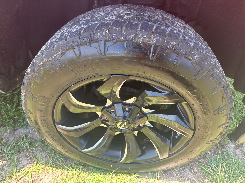 Photo 10 of this CHEVROLET SILVERADO 1500