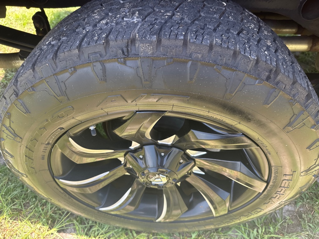 Photo 9 of this CHEVROLET SILVERADO 1500