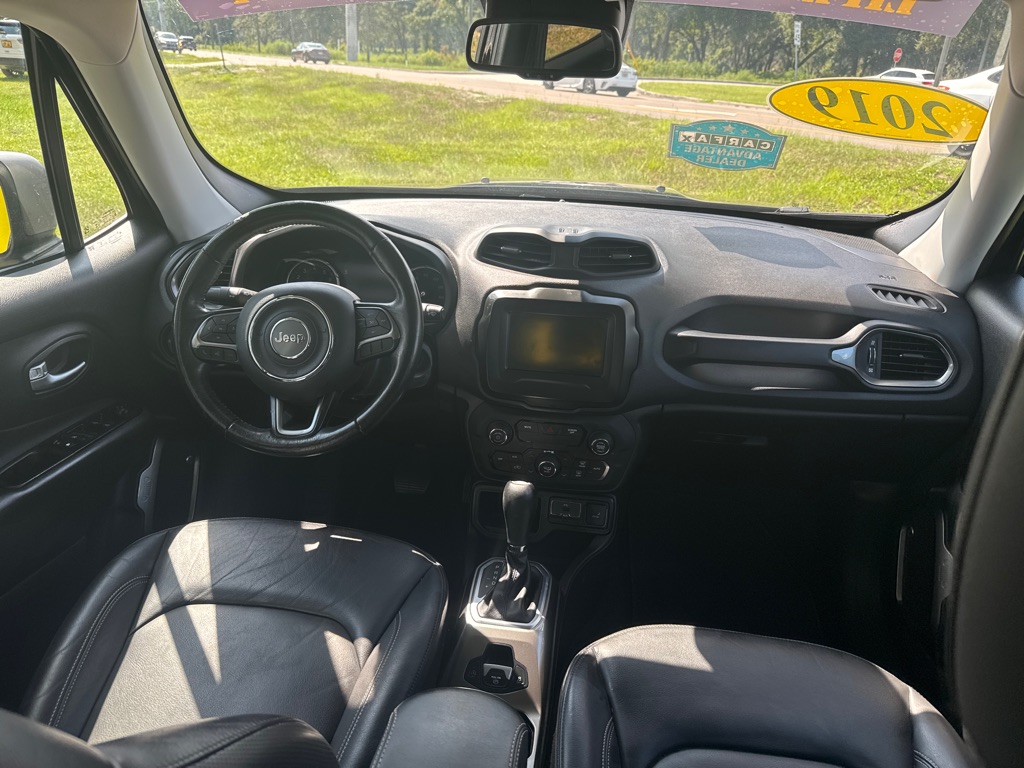Photo 16 of this JEEP RENEGADE