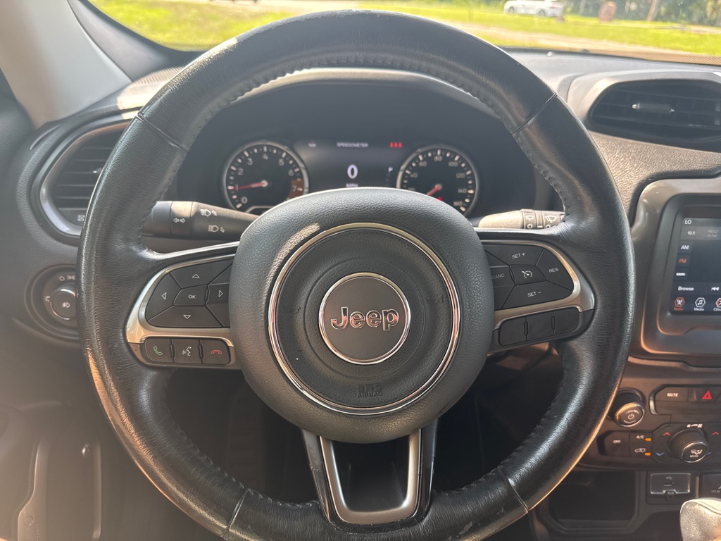 Photo 25 of this JEEP RENEGADE