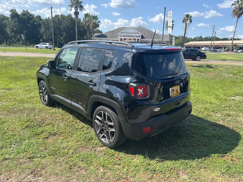 Photo 5 of this JEEP RENEGADE