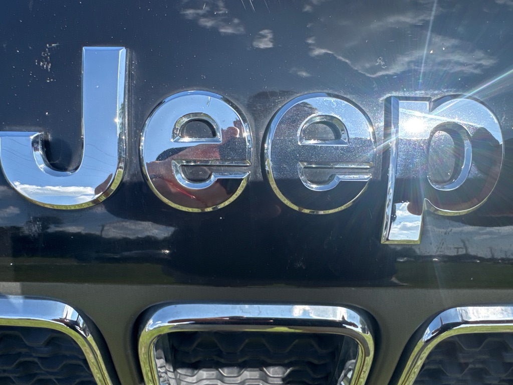 Photo 24 of this JEEP RENEGADE