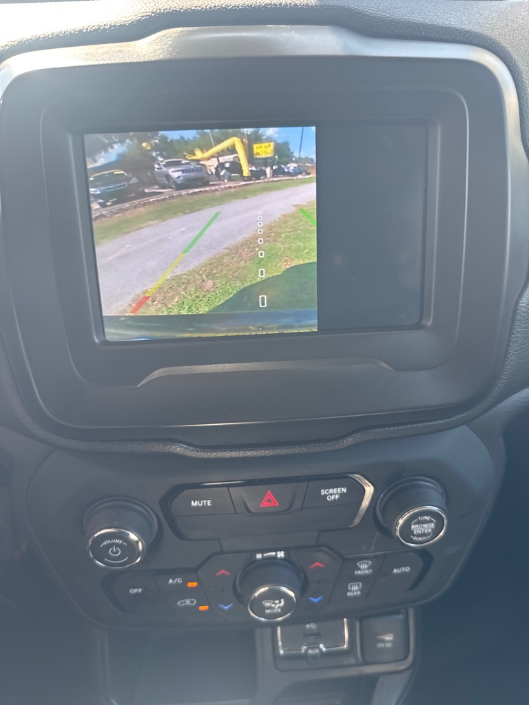 Photo 27 of this JEEP RENEGADE