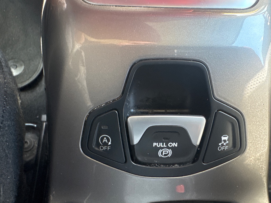 Photo 29 of this JEEP RENEGADE