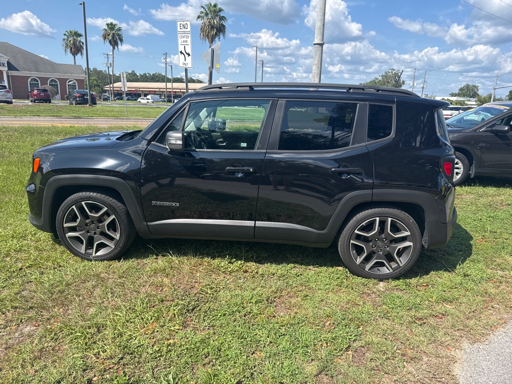 Photo 4 of this JEEP RENEGADE