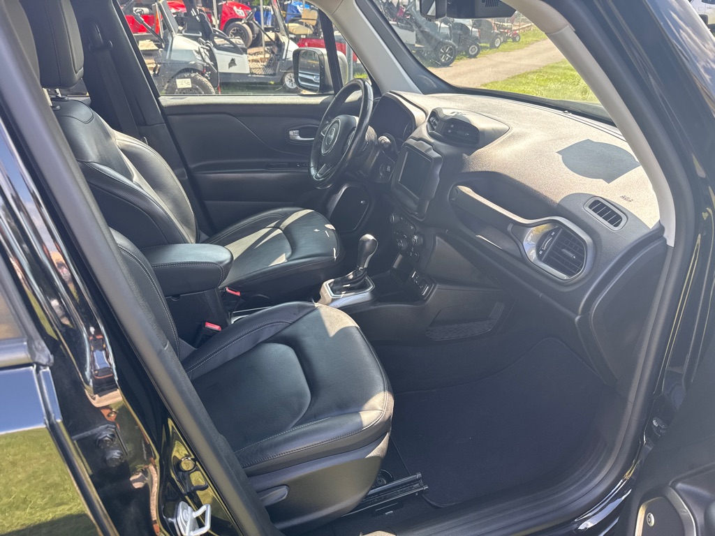 Photo 19 of this JEEP RENEGADE