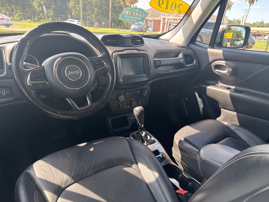 Photo 22 of this JEEP RENEGADE