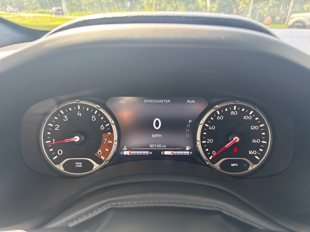 Photo 32 of this JEEP RENEGADE