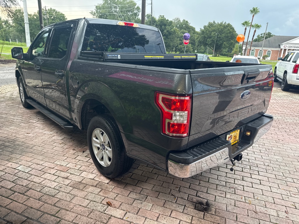 Photo 4 of this FORD F150