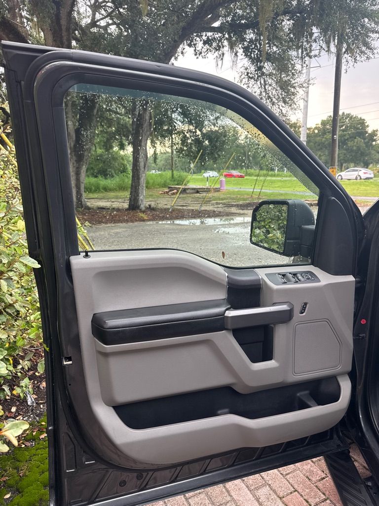 Photo 22 of this FORD F150
