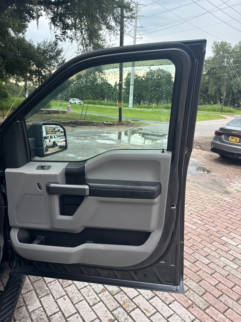 Photo 16 of this FORD F150