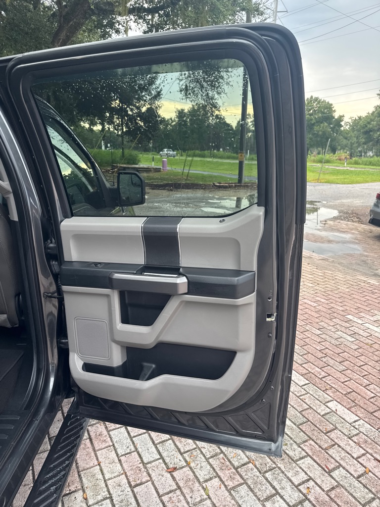 Photo 14 of this FORD F150