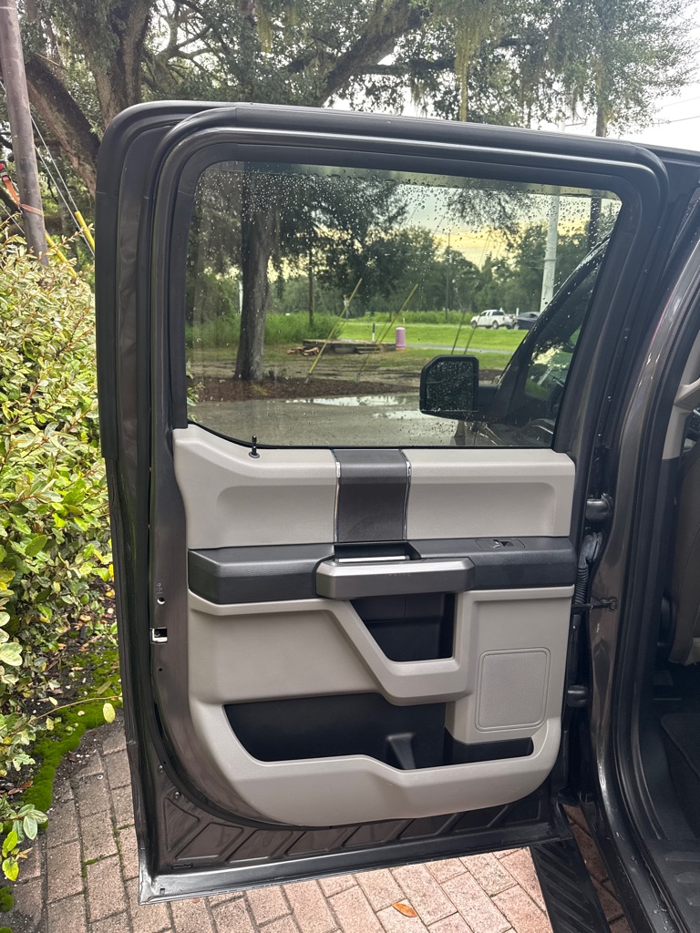 Photo 17 of this FORD F150