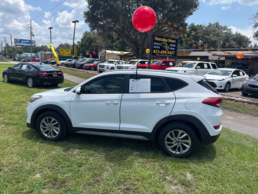 Photo 4 of this HYUNDAI TUCSON