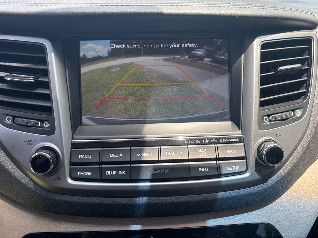 Photo 36 of this HYUNDAI TUCSON