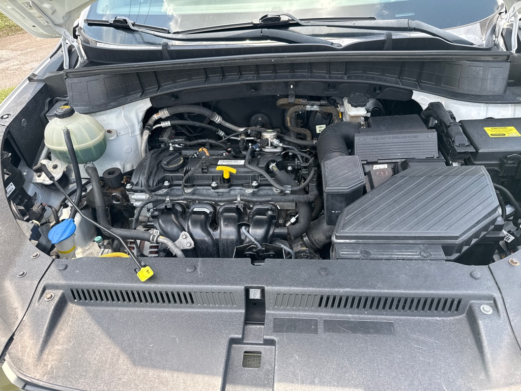 Photo 28 of this HYUNDAI TUCSON