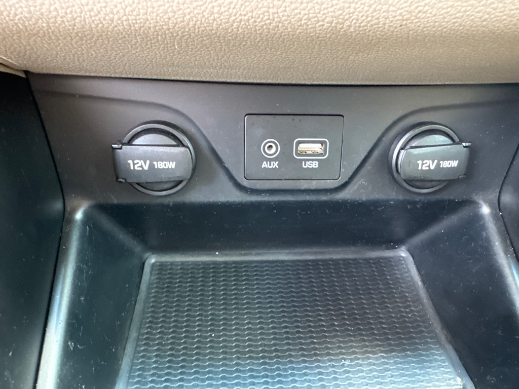Photo 43 of this HYUNDAI TUCSON