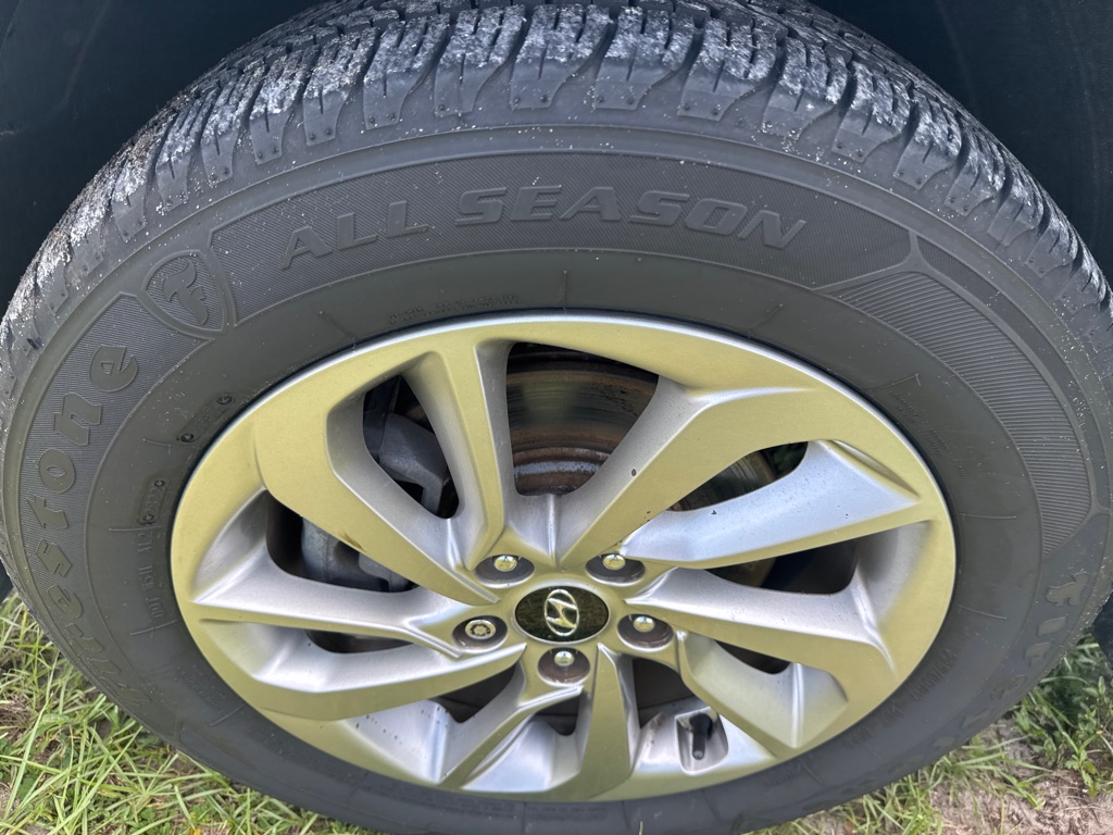 Photo 24 of this HYUNDAI TUCSON